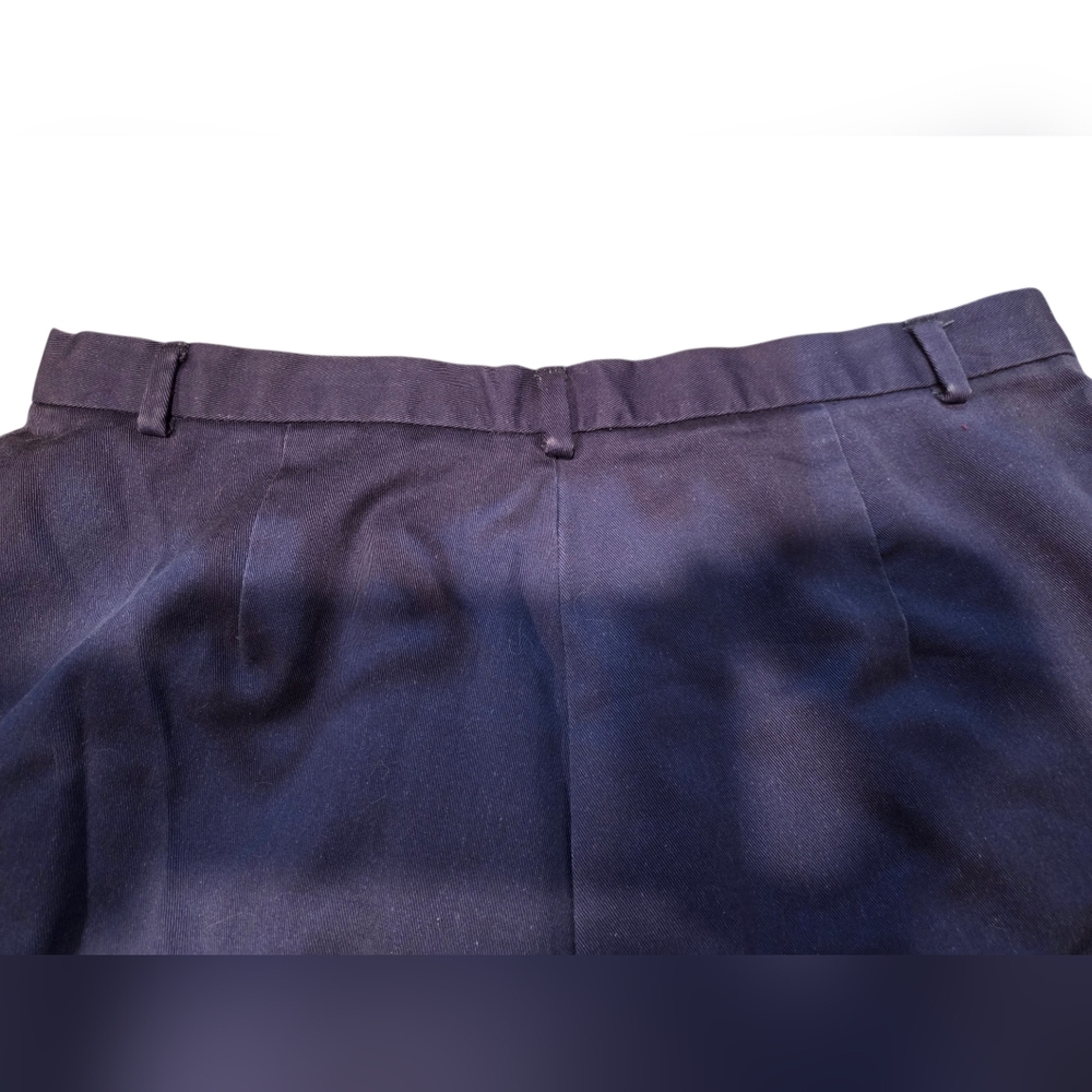 Dockers Stretch Stained Defender 6" Pleated Navy Shorts Well Pre-Loved - Picture 3 of 8